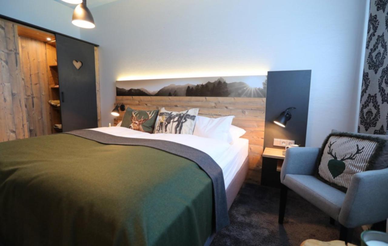 Home-Hotel Salzberg Берхтесгаден Екстериор снимка A room at the Hotel Waldhaus Flims