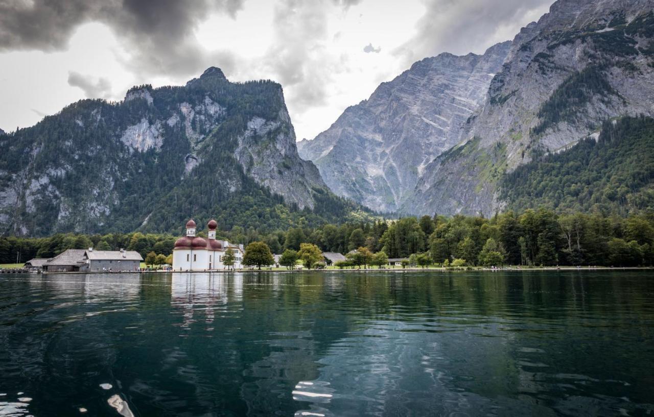Home-Hotel Salzberg Берхтесгаден Екстериор снимка The lake and the Alps